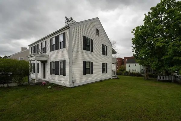 60 N East St, Holyoke, MA 01040