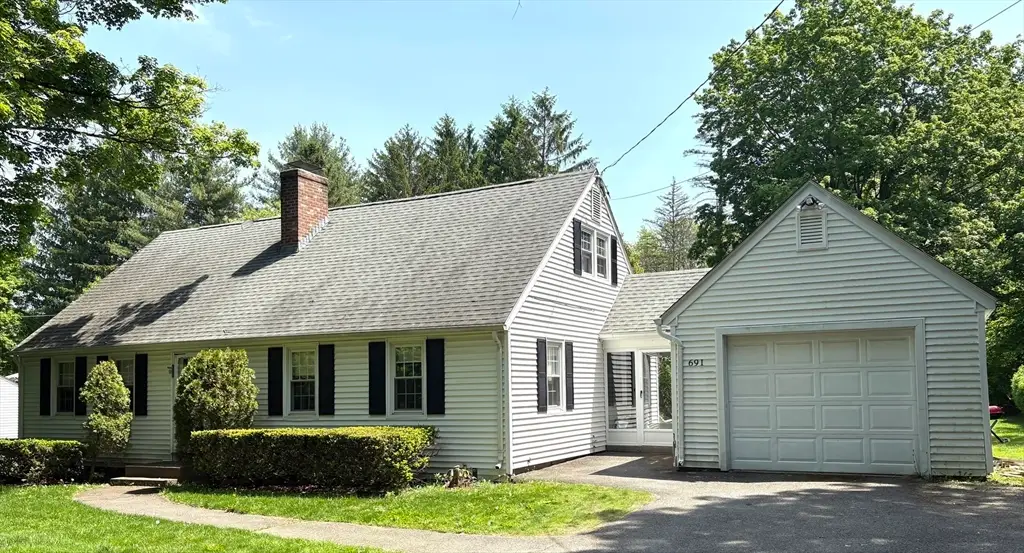 691 E Pleasant St, Amherst, MA 01002 - #1