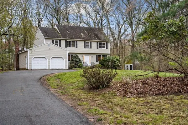 36 Chestnut St, Hopkinton, MA 01748