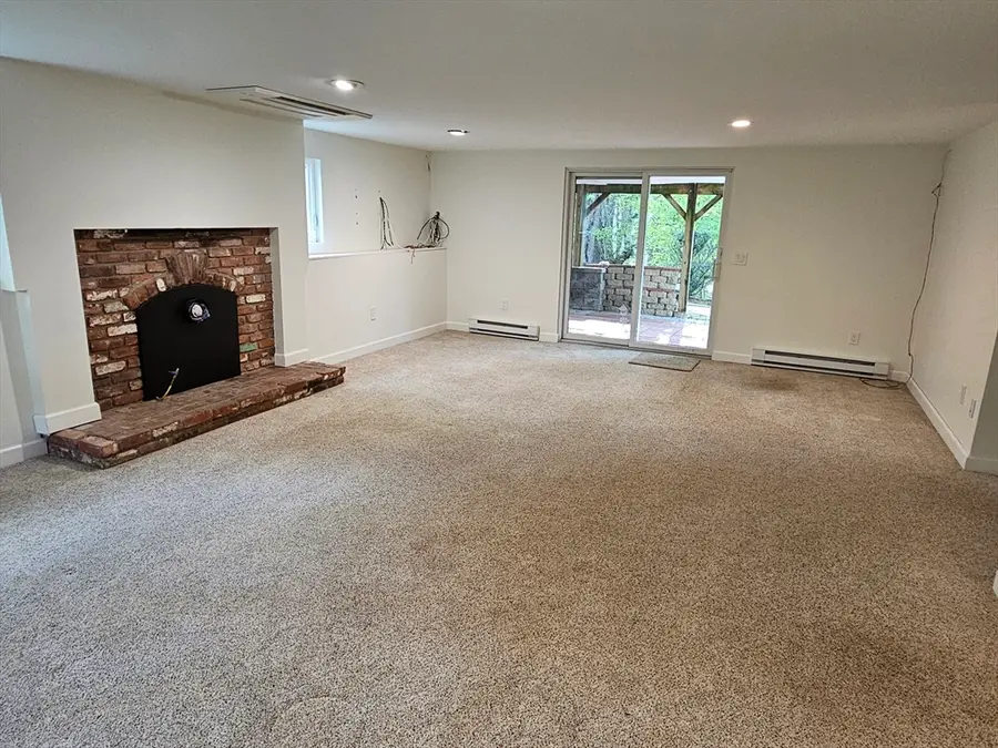 135 Walker Pond Rd, Sturbridge, MA 01566 - #2