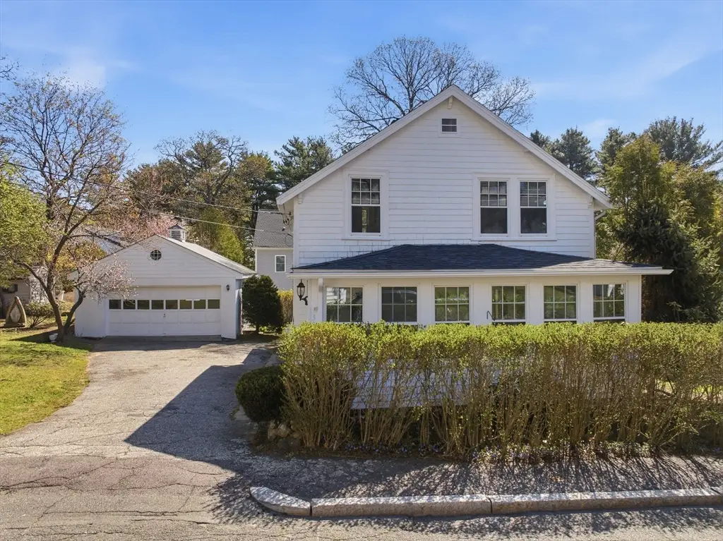 34 Woodland Rd, Wakefield, MA 01880 - #1