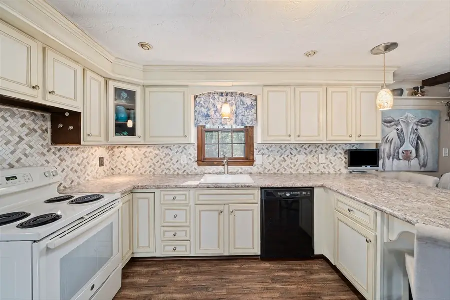 110 Country Rd, Hanover, MA 02339 - #2