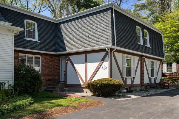 32 Linden St #5, Wellesley, MA 02482