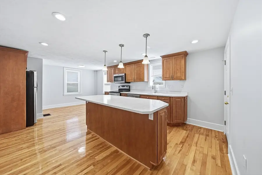 567-569 Hill St, Whitinsville, MA 01588 - #3
