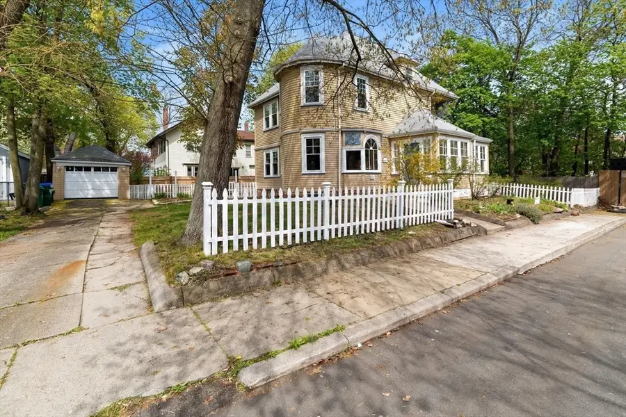 10 Oak Bluff St, Medford, MA 02155 - #2