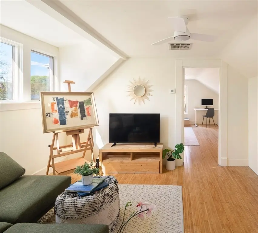 185 Hamilton St #3, Cambridge, MA 02139 - #3