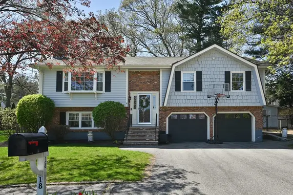 18 Aurele Cir, Reading, MA 01867
