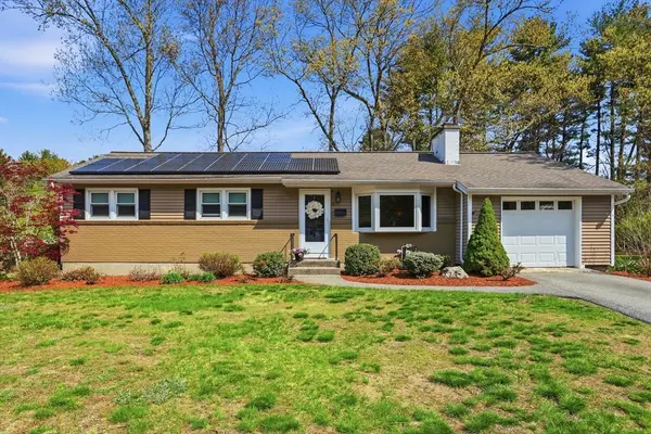 2 Charlemont Court, Chelmsford, MA 01863