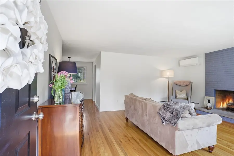2 Charlemont Court, North Chelmsford, MA 01863 - #3