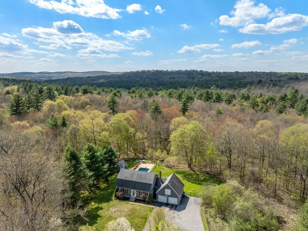 260 Holland Rd, Sturbridge, MA 01518 - #1