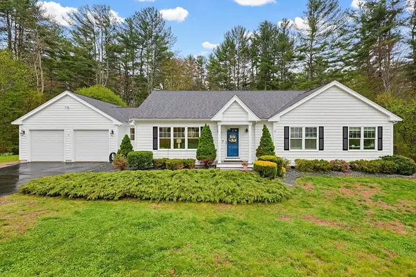 36 Brooks St, Upton, MA 01568