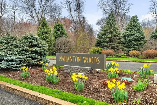210 Nahanton St #417, Newton, MA 02459
