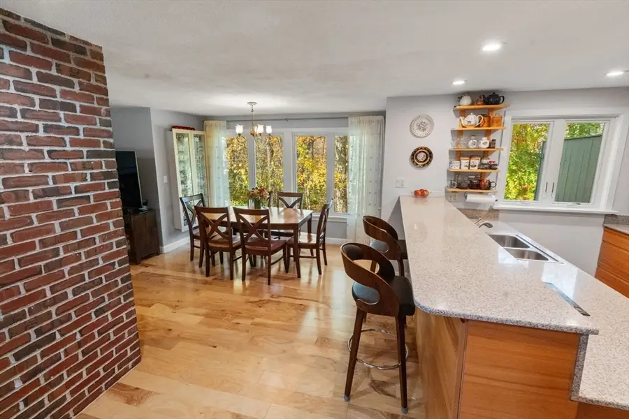 305 Winchester St #D, Newton, MA 02461 - #3