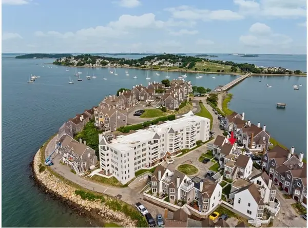 32 Commodore #32, Hull, MA 02045