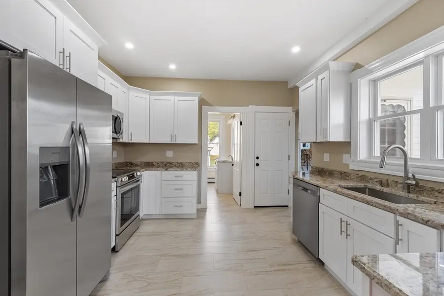 73 Cherry St, Gardner, MA 01440 - #3