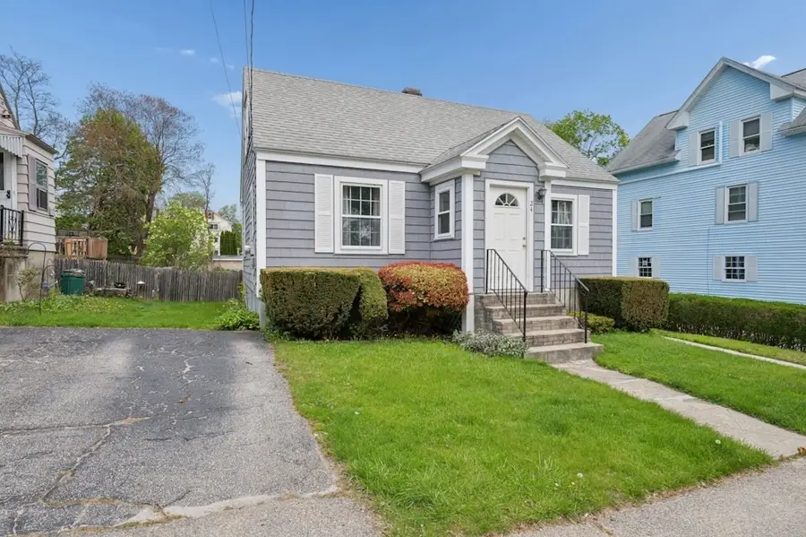 24 Falmouth St, Worcester, MA 01607 - #2