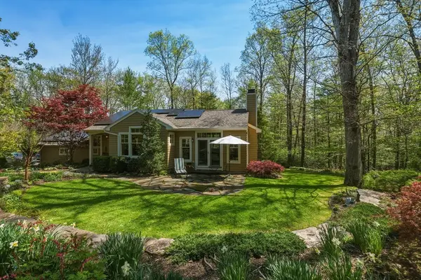 650 N Farms Rd, Northampton, MA 01062