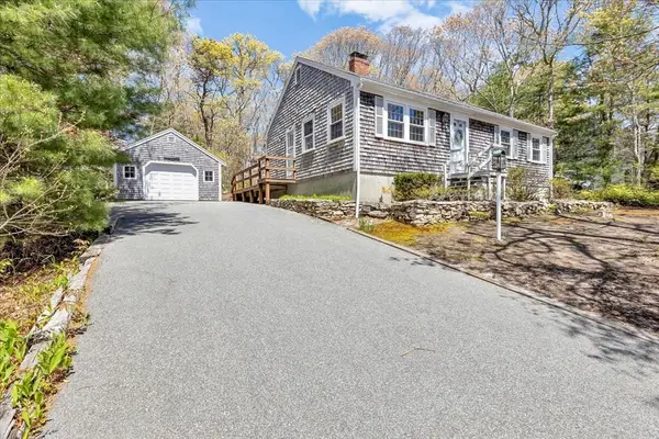 16 Cedar Ln, Brewster, MA 02631