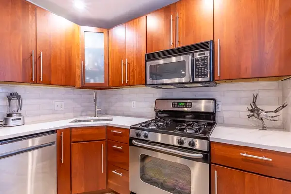 7 Stillman Pl #2, Boston, MA 02113