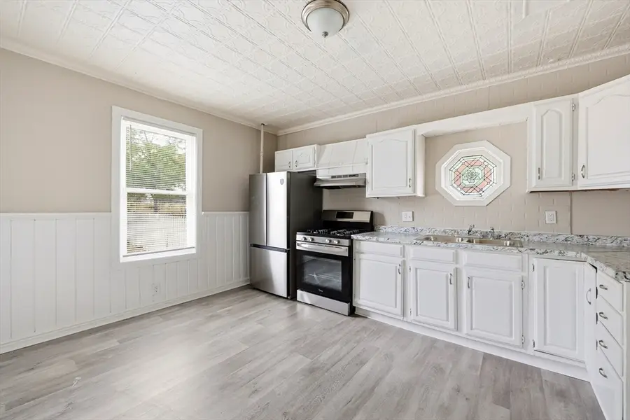 9 Owens Pl, Holyoke, MA 01040 - #2