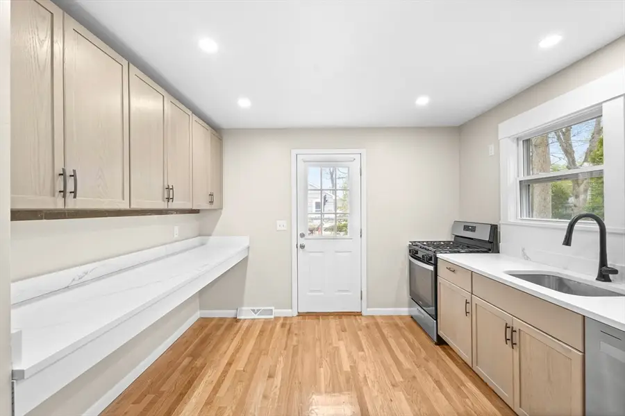 575 East St, Brockton, MA 02302 - #3