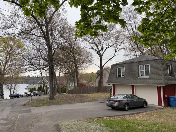 18 A St, Wrentham, MA 02093
