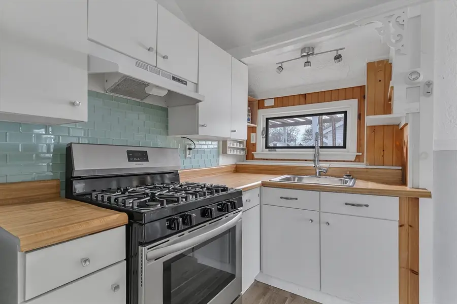 10-R Barnes St, Wareham, MA 02571 - #2