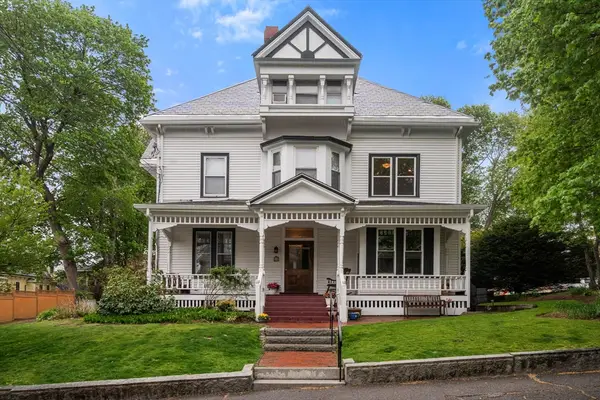 14 Center St #3, Watertown, MA 02472
