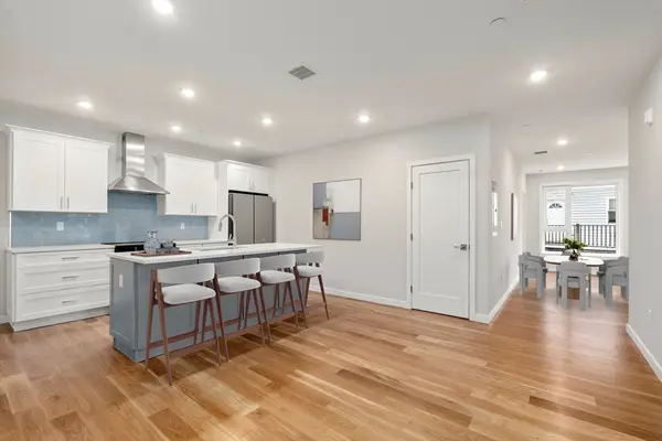 267 Old Colony #310, Boston, MA 02127