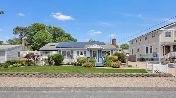 12 Winthrop Dr, Falmouth, MA 02536