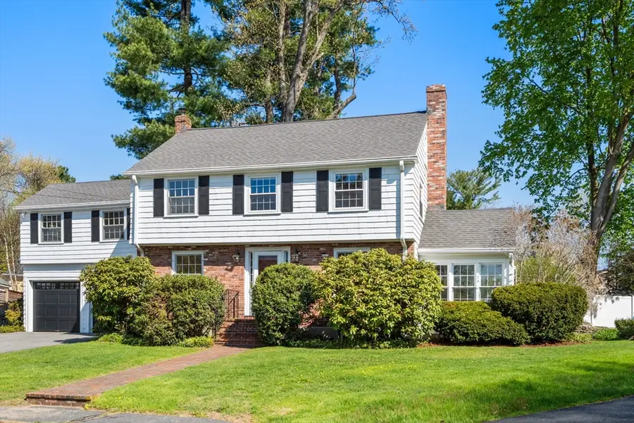 22 Lafayette Cir, Wellesley, MA 02482 - #2