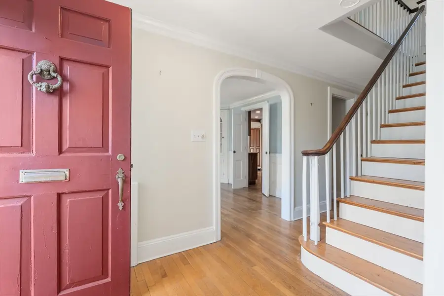 22 Lafayette Cir, Wellesley, MA 02482 - #3