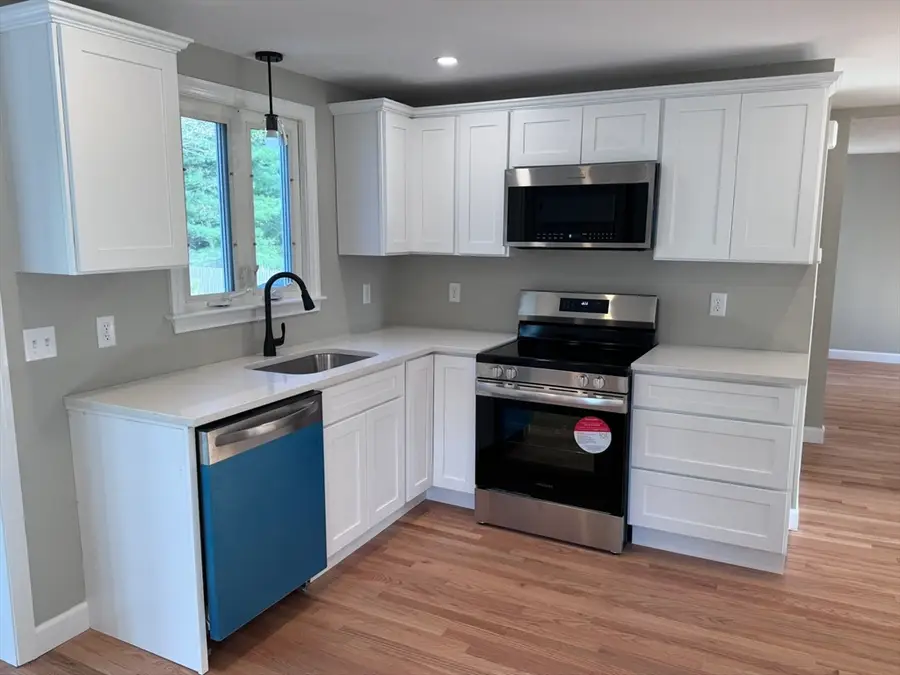 74 Sherwood Cir, East Bridgewater, MA 02333 - #3