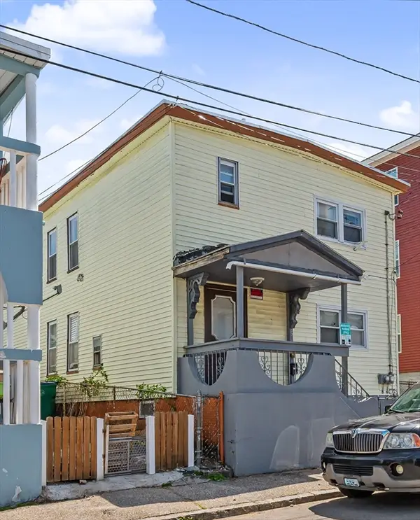 18 Pleasant St, Lowell, MA 01852