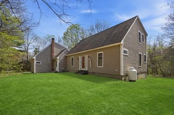 18 Fairview Dr, Rutland, MA 01543 - #1
