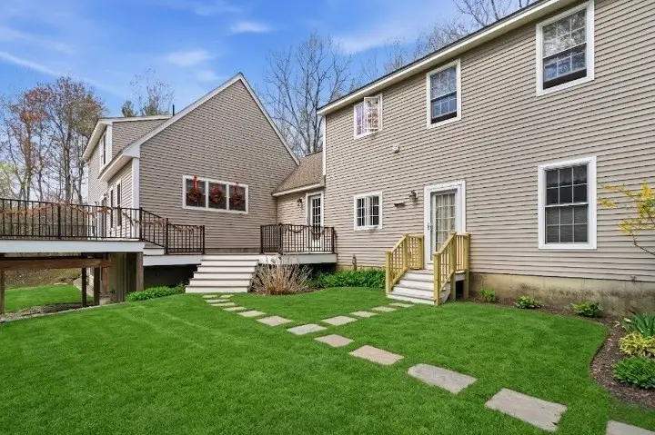 18 Fairview Dr, Rutland, MA 01543 - #2