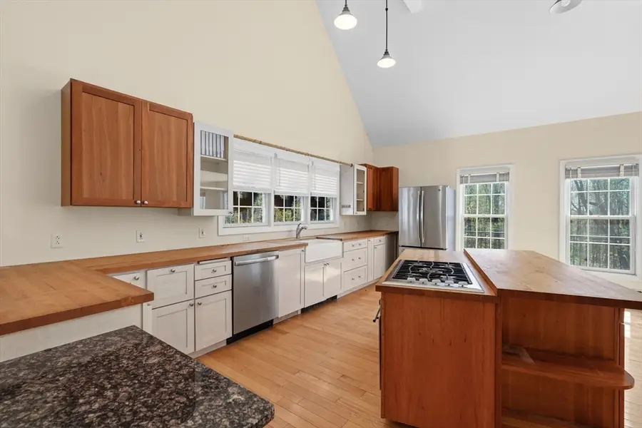 18 Fairview Dr, Rutland, MA 01543 - #3