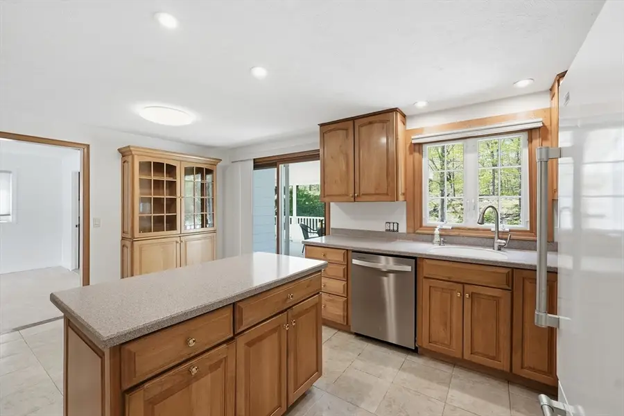 14 Lomas Dr, Framingham, MA 01701 - #2