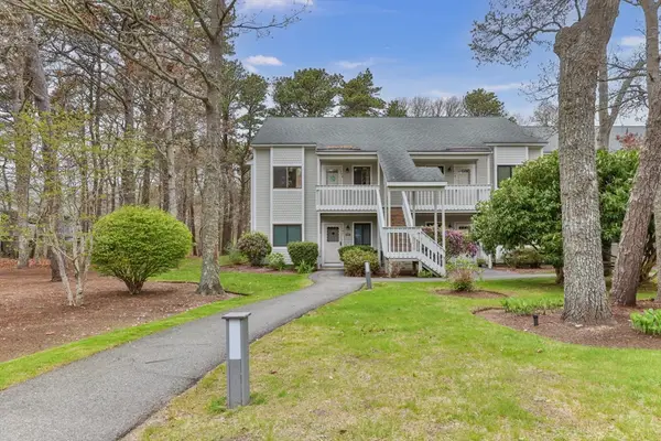 109 Eaton Ln #109, Brewster, MA 02631