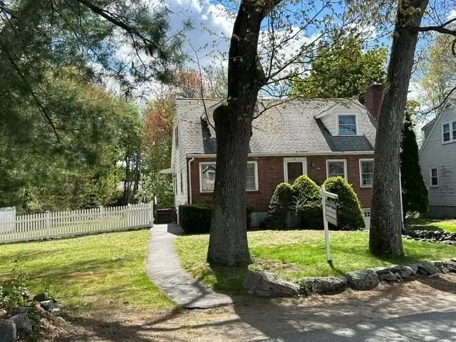 14 Locust St, Woburn, MA 01801 - #2