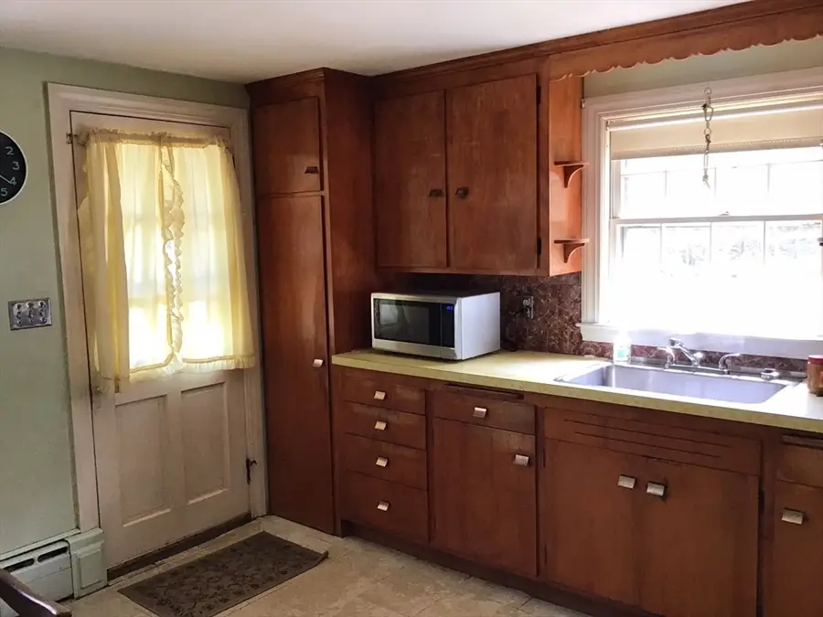 14 Locust St, Woburn, MA 01801 - #3