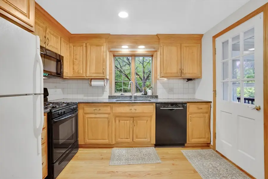 6 Garden Ln, Wilbraham, MA 01095 - #3