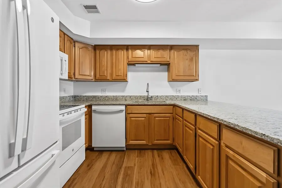 24 Greenleaves Dr #406, Amherst, MA 01002 - #2