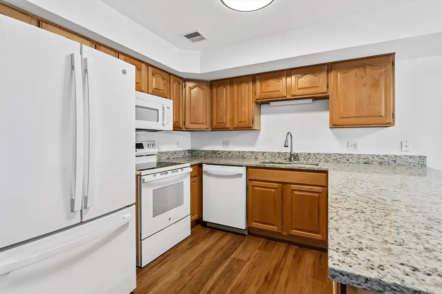 24 Greenleaves Dr #406, Amherst, MA 01002 - #3