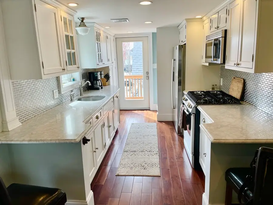 155 W 9th St #2, Boston, MA 02127 - #2
