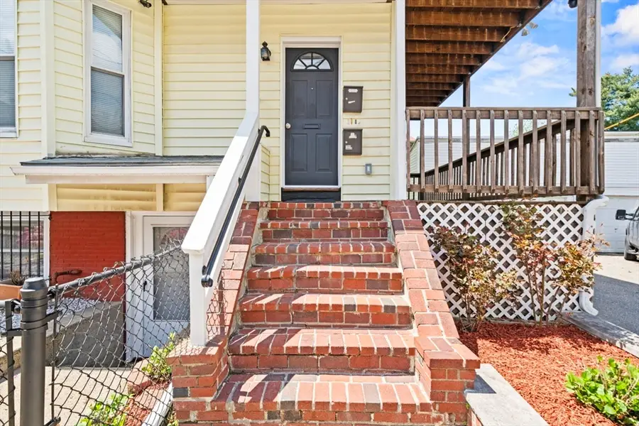 29 Hanson St #1, Somerville, MA 02143 - #3