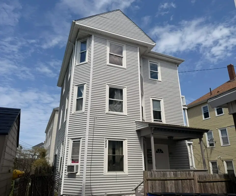 233 Eagle St, Fall River, MA 02721 - #1