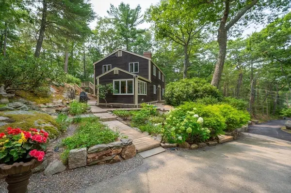 3 Big Rock Rd, Manchester, MA 01944