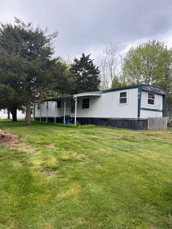 301 Bulgarmarsh Rd, Tiverton, RI 02878