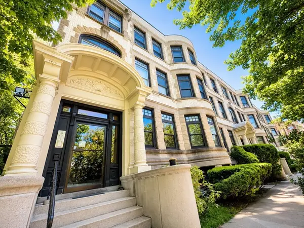 35 Westbourne Ter #2, Brookline, MA 02446
